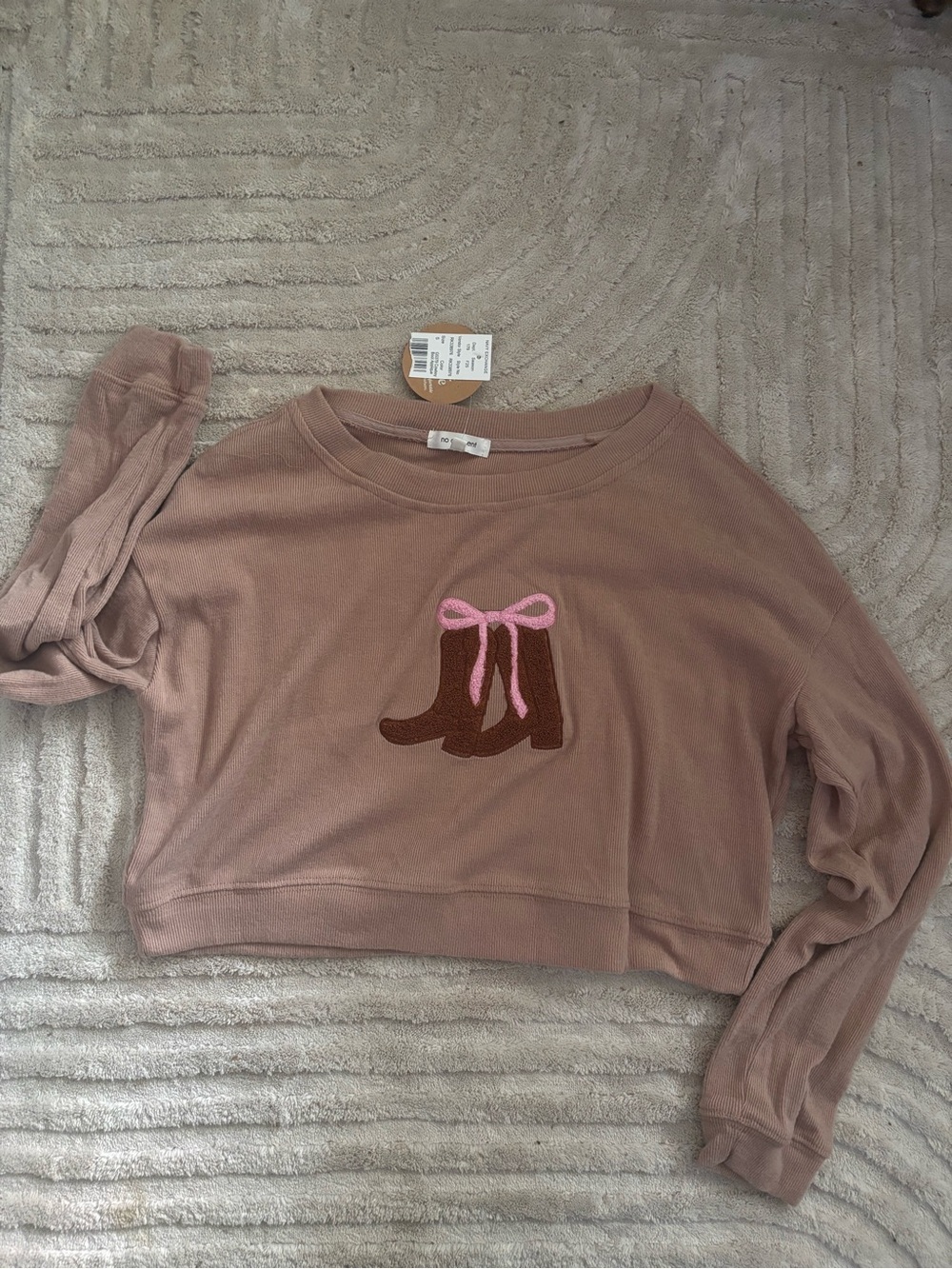 Women’s Dusty Mauve Cropped Sweater with Boot Motif - Unbranded